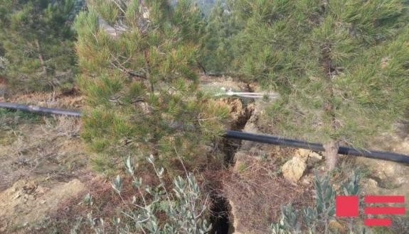 Teleqüllə yaxınlığında 60-70 metr uzunluğunda çatlar yaranıb - NAZİRLİK