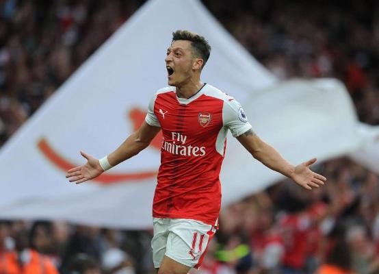 Məsut Özil "Mançester Yunayted"ə keçir