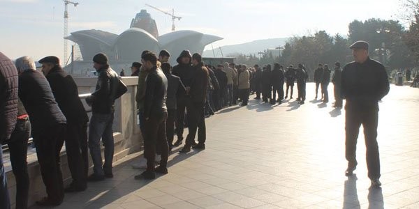 İntihar edən şairin qohumları FHN-dən narazıdır: "Jurnalistləri görüb..." (FOTOLAR)