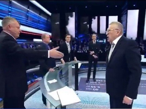 Jirinovski ukraynalıları ölümlə hədələyərək teleşouda qonağa hücum etdi