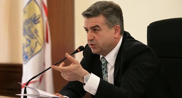 Erməni mətbuatı ölkənin baş nazirini biabır etdi - Karapetyanın Moskva qorxusu haqda ilginc fakt