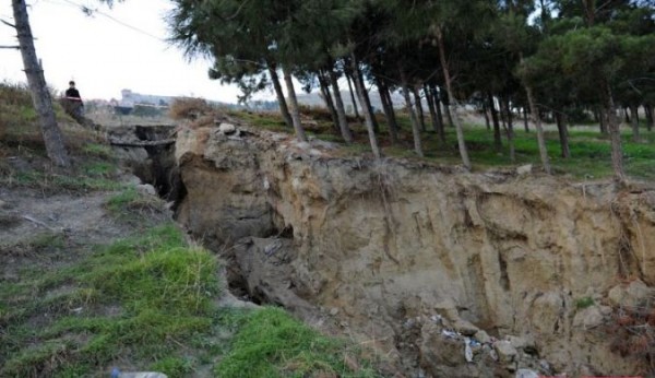 Bayılda sürüşmə: Əhali köçürülür