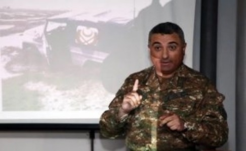 “Putinin əmrinə tabe olmaram” deyib lovğalanan general Makaryan haqda fərman verildi