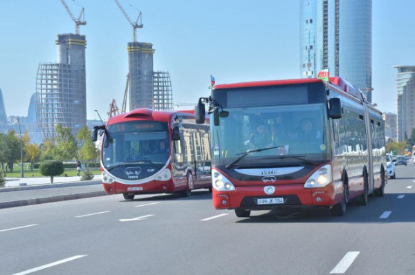 “Bakı Bus”da sərnişin sürücünü təhqir etdi - Video