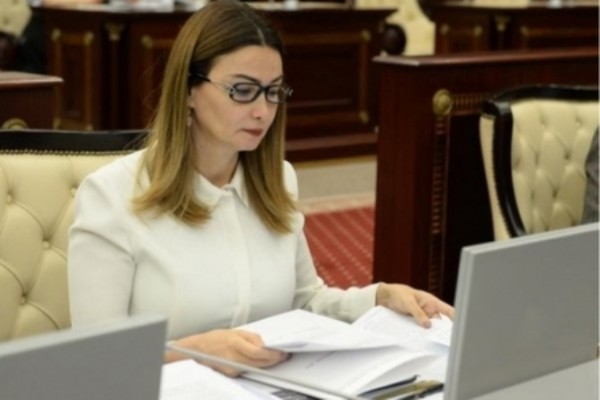 "Sahil bağının adı Cümhuriyyət bağı olsun" - Millət vəkili Qənirə Paşayeva