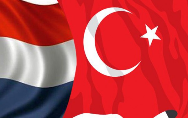Niderland Türkiyə ilə diplomatik əlaqələri kəsdi