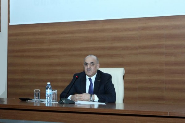 Əmək və Əhalinin Sosial Müdafiəsi Nazirliyində müşavirə keçirilib