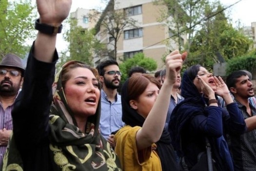 İranda gecə etirazları - Tehran, Əhvaz və Banədə xalq yenidən ayağa qalxdı -foto, video