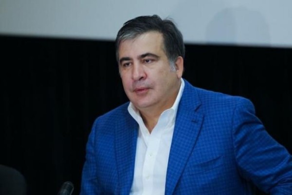 Bu ölkə Saakaşviliyə bir neçə dəqiqə ərzində vəsiqə verdi