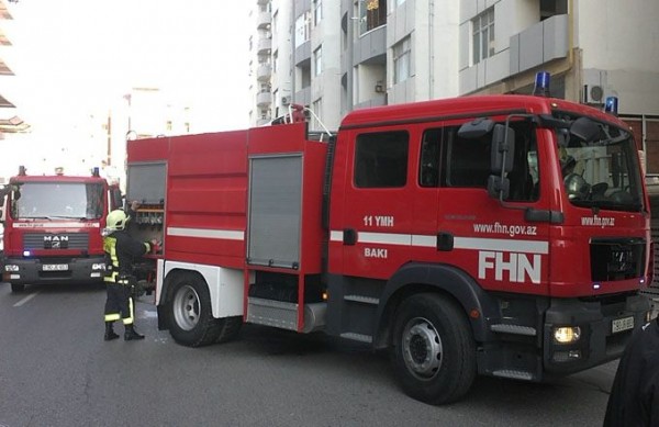 Qubada mağaza yanıb