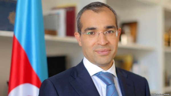 Mikayıl Cabbarov iki nəfəri işdən qovdu: rüşvət alarkən tutulublar