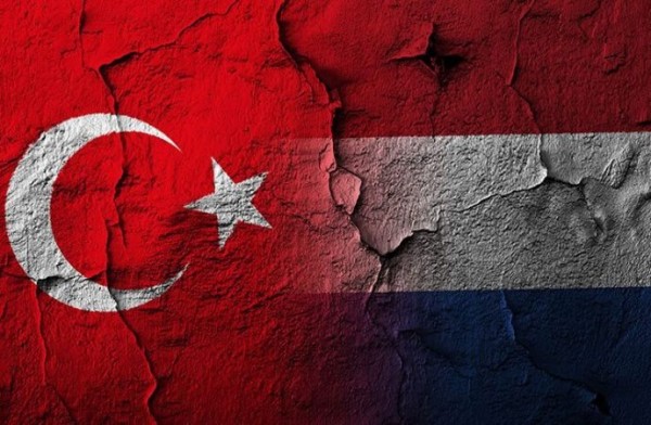 Hollandiya qondarma "erməni soyqırımı"nı tanıyıb