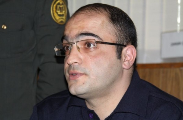 Eynulla Fətullayev: "Hollandlarla evlənin, almanlara ərə gedin"