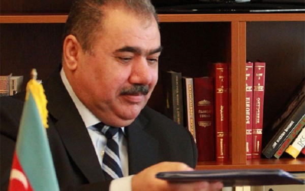 Arif Alışanov təqsirləndirilən şəxsdən 4,5 milyon manat tələb edir - YENİLƏNİB