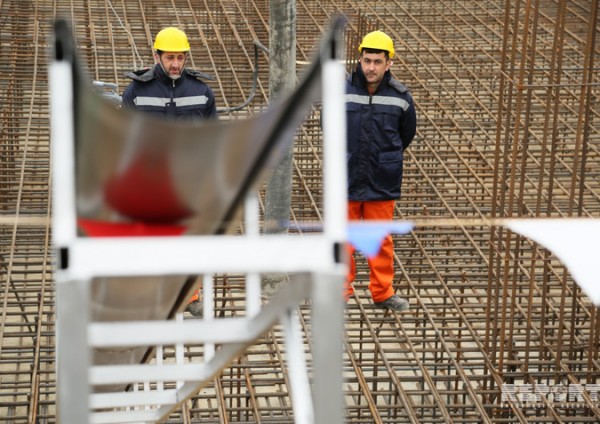 AMEA-nın əməkdaşları üçün tikiləcək yaşayış kompleksinin təməli qoyulub