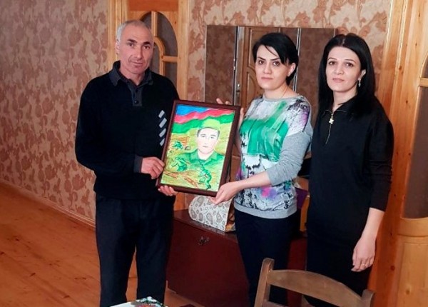 Deputat şəhid ailəsini ziyarət etdi