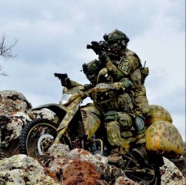 MOTOSİKLETLƏ TERRORÇU OVU-Afrində...