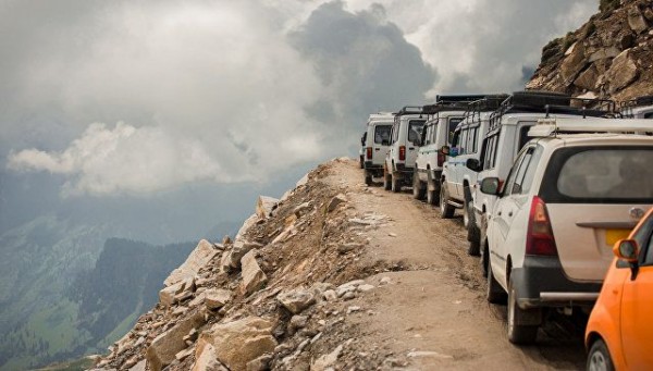 Avtobus dərəyə aşdı, azı 14 nəfər öldü - Hindistanda