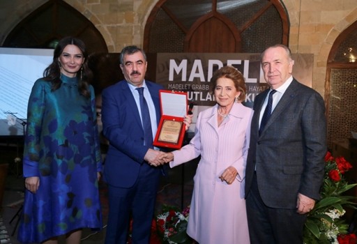 “Madalet Başusta-Buludlara dokunmak” kitabının təqdimatı keçirilib