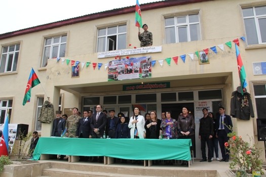 Qənirə Paşayeva Aprel şəhidinin anım günündə gənclərə çağrış etdi - FOTO