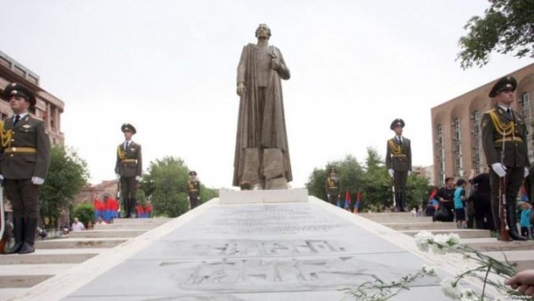 Angelika Zaxarova: Qaregin Nijdenin Yerevandakı abidəsi sokülməlidir"