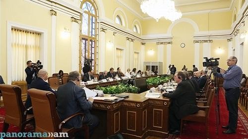 Kremldən İrəvana cəza - Rus və erməni deputatların müzakirəsi