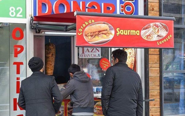 1 manatlıq “dönər+ayran”nın keyfiyyətinə kim zəmanət verir...