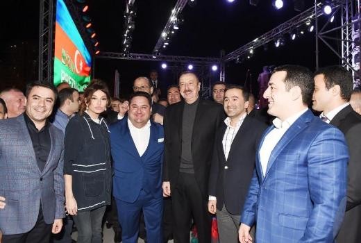 İlham Əliyevlə xanımının sənətçilərlə yeni fotoları