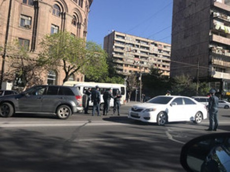 Yerevanda tələbələrlə polis arasında toqquşma baş verib