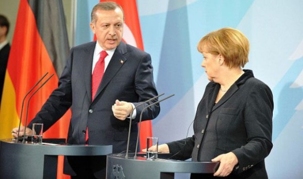 Ərdoğan Merkellə danışdı: Suriyanın ərazi bütövlüyü...