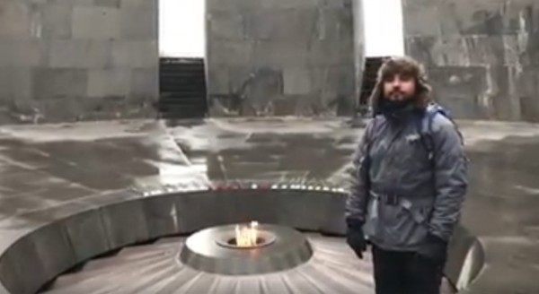 İrəvanın mərkəzində “Ölürüm Türkiyəm” mahnısı... – Video