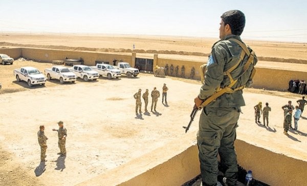 Amerika YPG-li terrorçulara təlim keçir - Menbiç əməliyyatına hazırlıq
