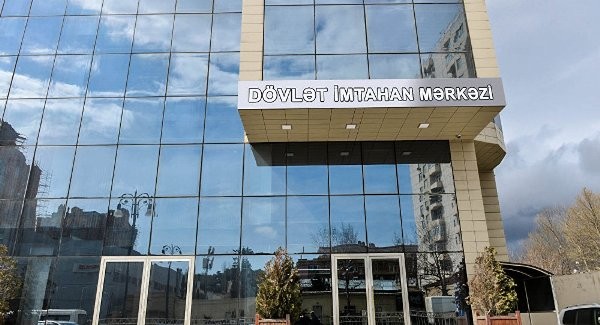 Yuxarı yaş qrupuna aid kişi və qadınlar məmurluq yolunda uğur qazana bilmədi