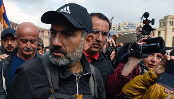 Paşinyan: “Etirazlar mən baş nazir olana qədər davam edəcək”