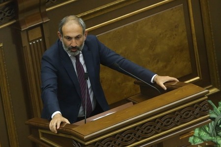 “Paşinyan ortaya bir proqram qoymayıb” - erməni politoloqları