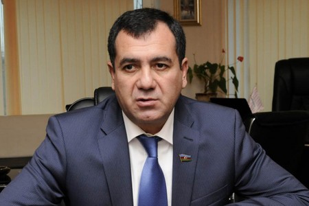 Qüdrət Həsənquliyev: “Deputat 8 min manat maaş almalıdır”
