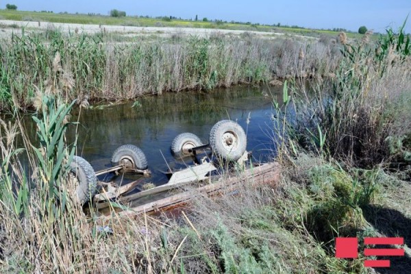 Sabirabadda traktorun aşması nəticəsində ölən 6 nəfərin adı məlum olub - YENİLƏNİB-3