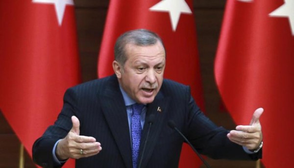 Ərdoğan fransızlara “alçaq” dedi