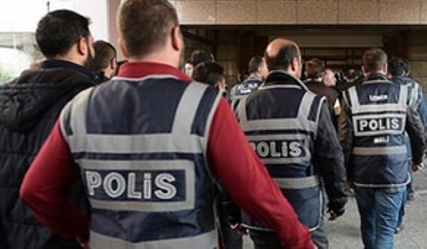 Türkiyə ordusunun daha 300 hərbçisinin tutulmasına qərar verilib