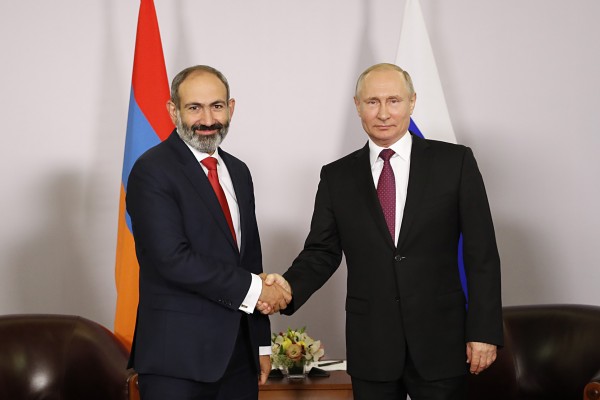 Putinin adamı Paşinyanı əks-inqilabla hədələdi - “Yuşşenko və Saakaşvili də...”