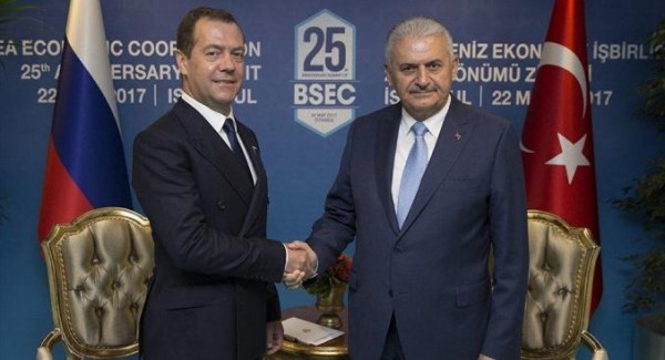 Yıldırım Medvedyevlə danışdı: mühüm layihələr müzakirədə