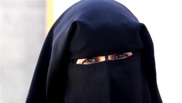 Avqustdan etibarən bu təhsil müəssisələrində niqab qadağan edilir