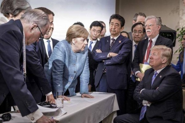 G-7 toplantısında TRAMP MERKELƏ QƏND ATIB