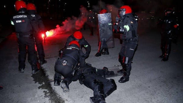 Rus jurnalistlərə Yunanıstanda hücum: soyuldular, döyüldülər