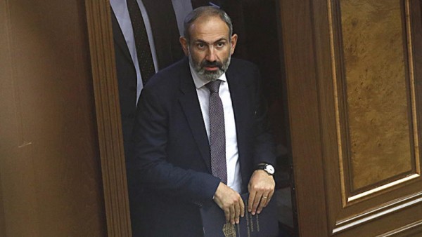 “Paşinyan istefa verməyəcəm deyir, amma...” – Qərb qiyamçı baş nazirdən üz çevirdi