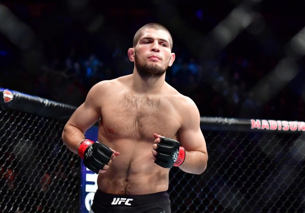 Nurməhəmmədov Makqreqoru məğlub edərək "UFC" çempionu titulunu qorudu