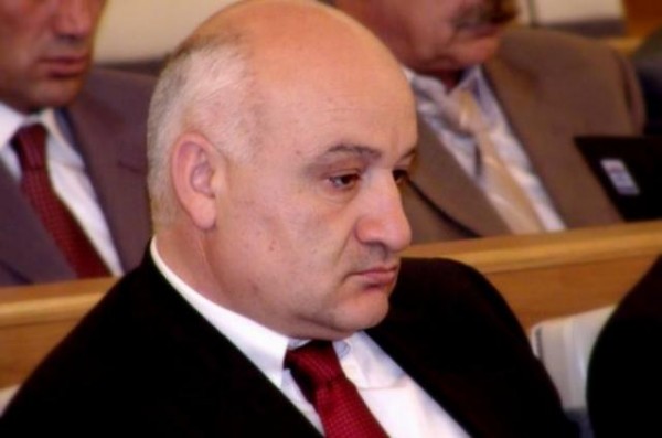 Ermənistanda həmkarını güllələyən eks-deputat intihar etdi
