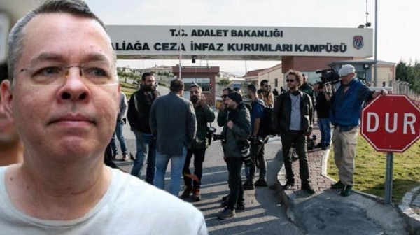 Donald Tramp Türkiyənin amerikalı keşişi azadlığa buraxmasına münasibət bildirib