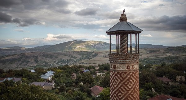 Trampın adamı Bakıya xüsusi təkliflə gəlir - Qarabağ və...