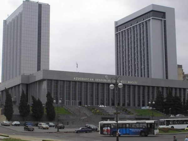 Milli Məclisin iki deputatına yeni vəzifə verilir